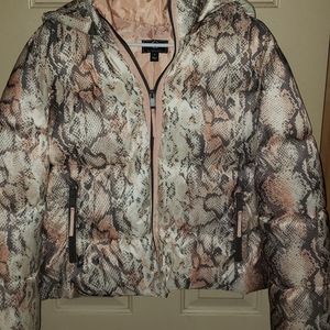 Women size Medium coat ( new )